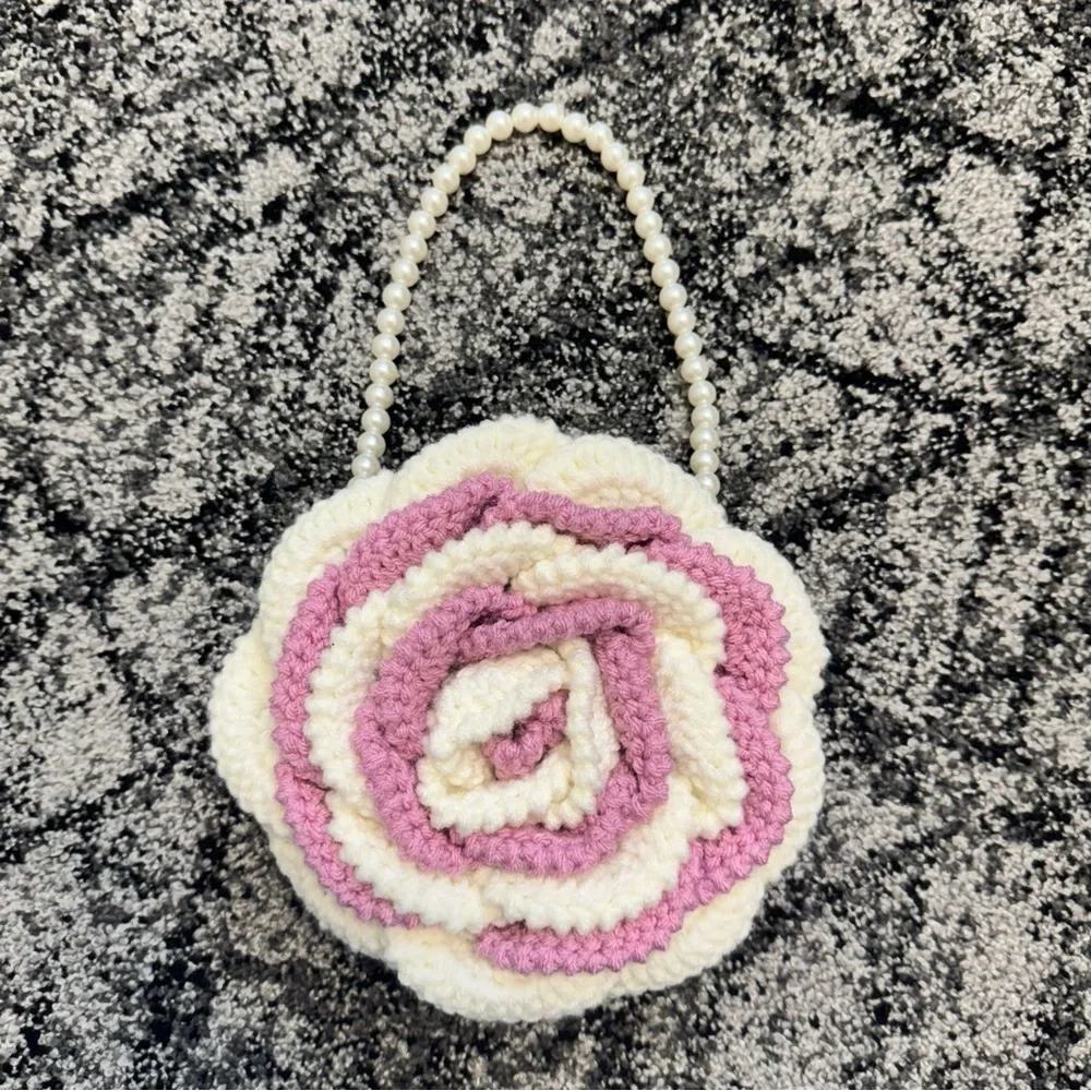 Elegant Floral Crochet Clutch